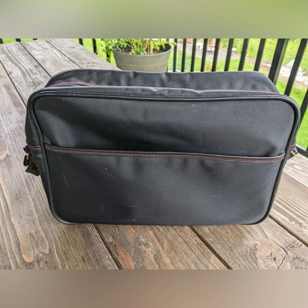 Vtg SAMSONITE Easy Going Messenger Shoulder Bag Black w/ Red Stripe